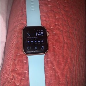 SOLD: Apple Watch Series 5 + cellular 40mm